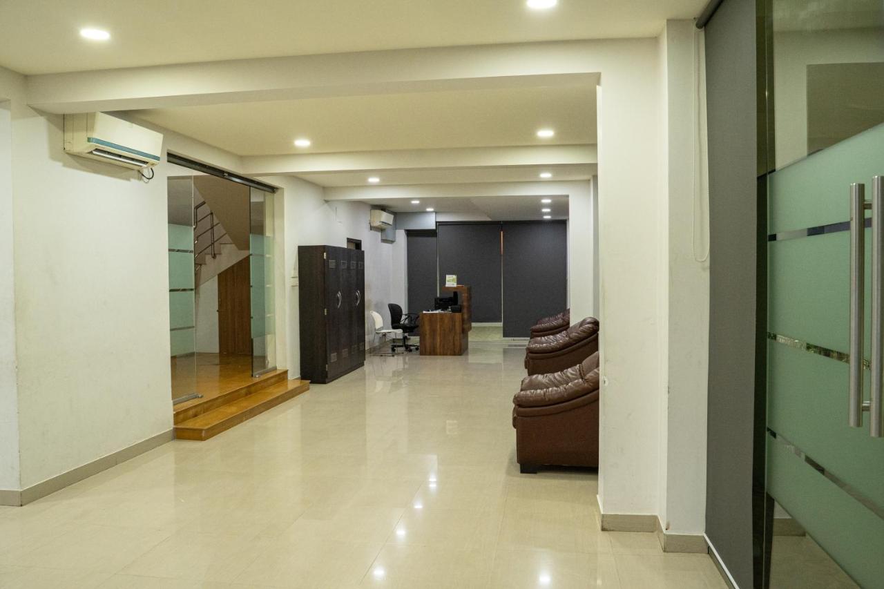 Nk7 Guest House 콜카타 외부 사진