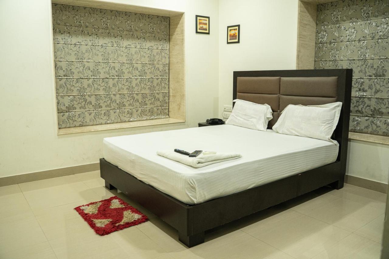 Nk7 Guest House 콜카타 외부 사진