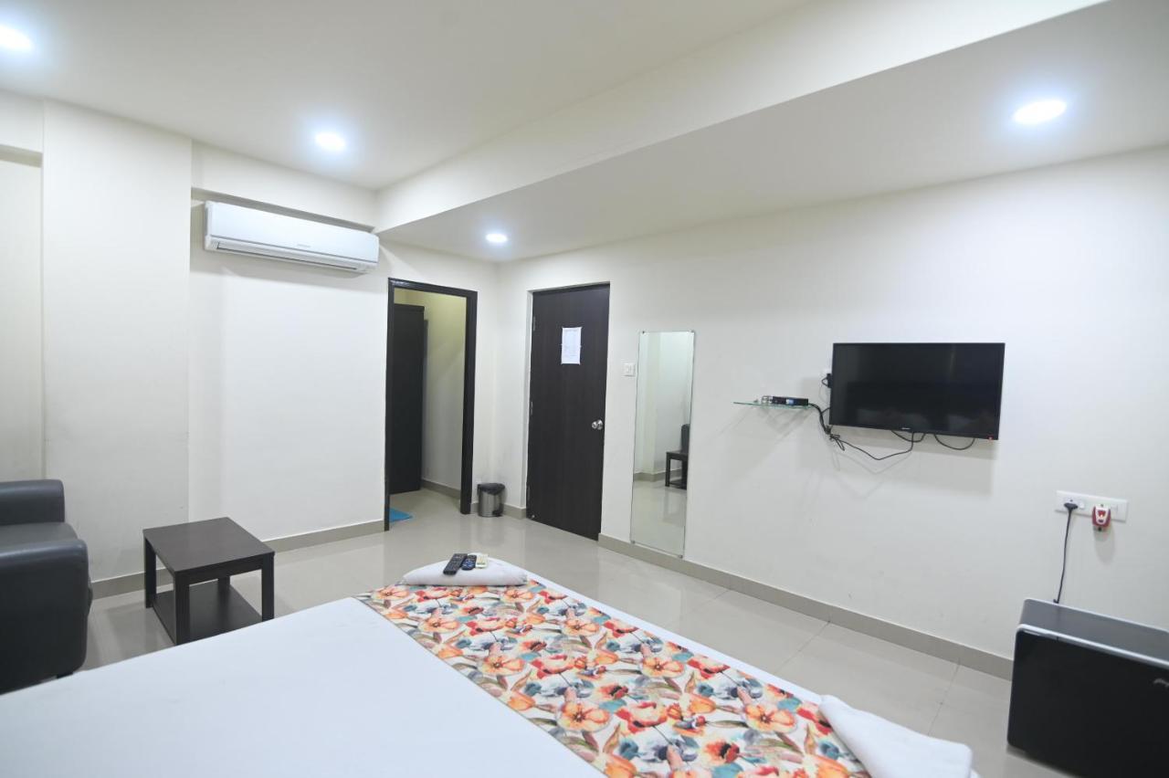 Nk7 Guest House 콜카타 외부 사진