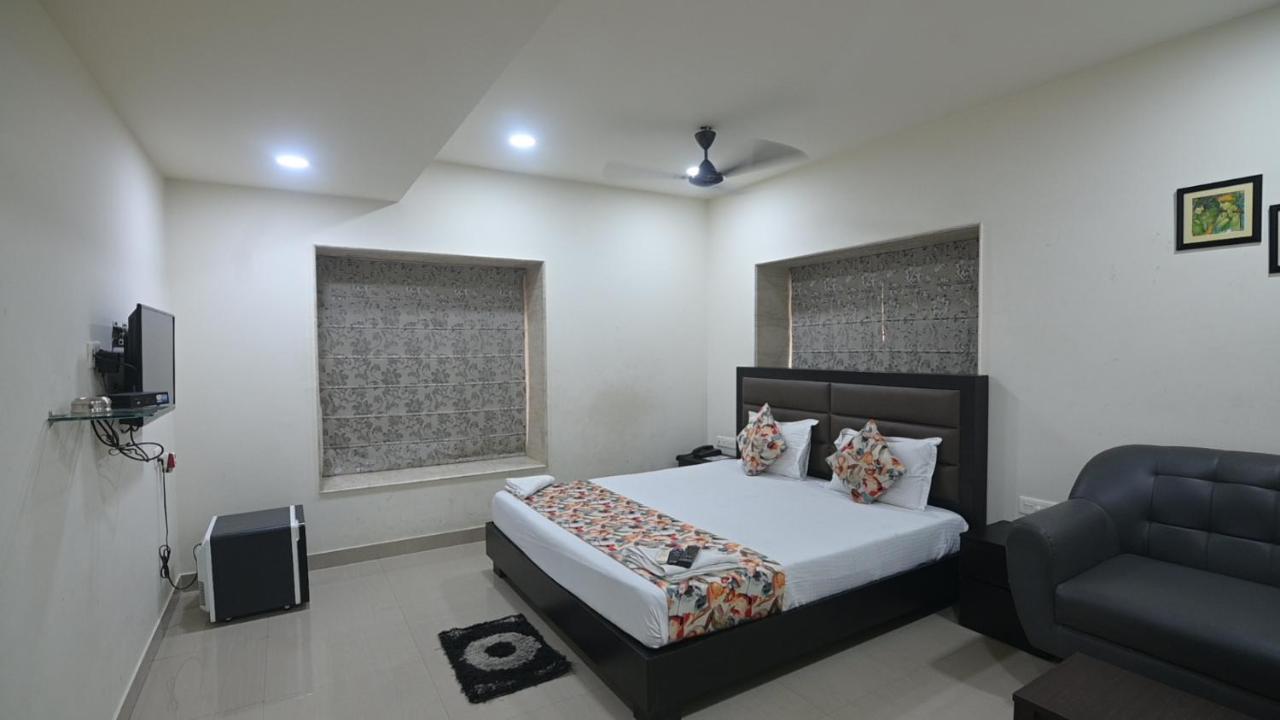 Nk7 Guest House 콜카타 외부 사진