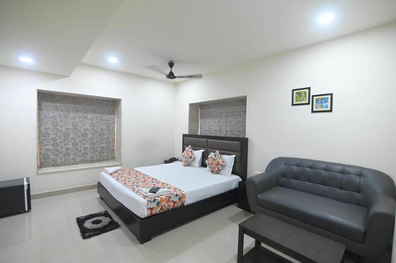 Nk7 Guest House 콜카타 외부 사진